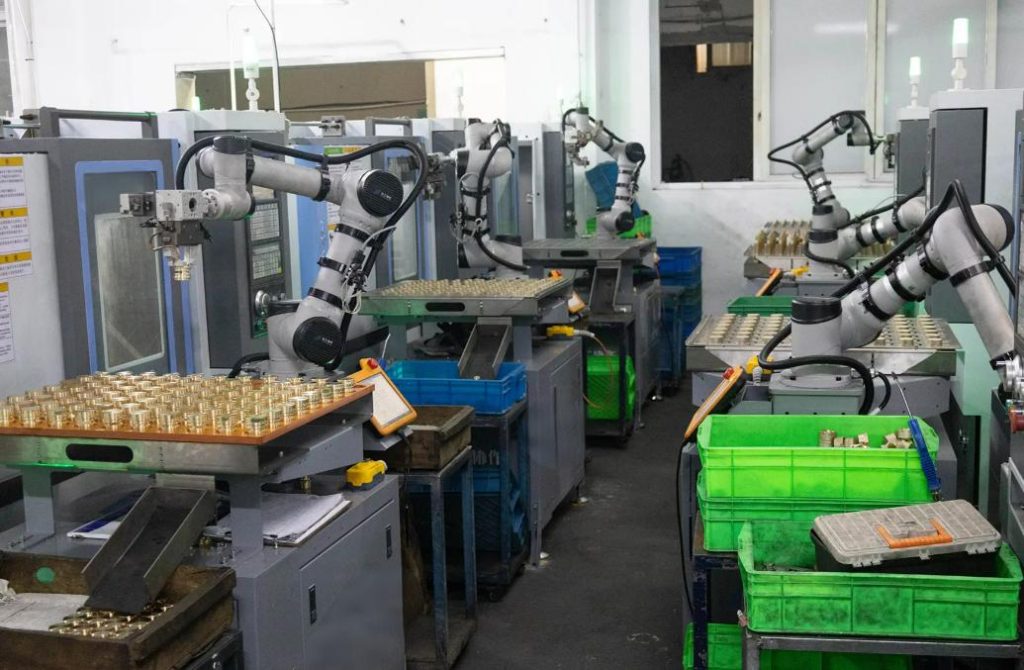 chip-breaker-device-on-cnc-lathe