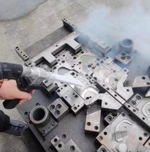 Aluminum mold deburring